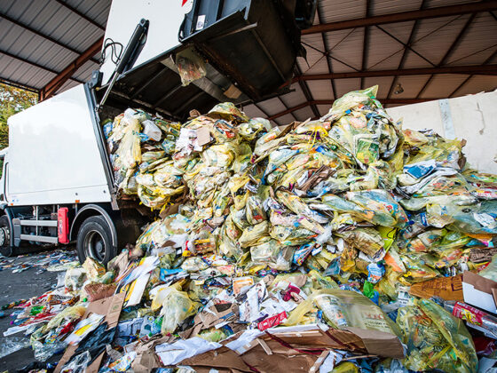 camion illustrant la loi anti-gaspillage